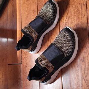 LULULEMON APL shoes NEVER WORN MAJOR PRICE DROP **